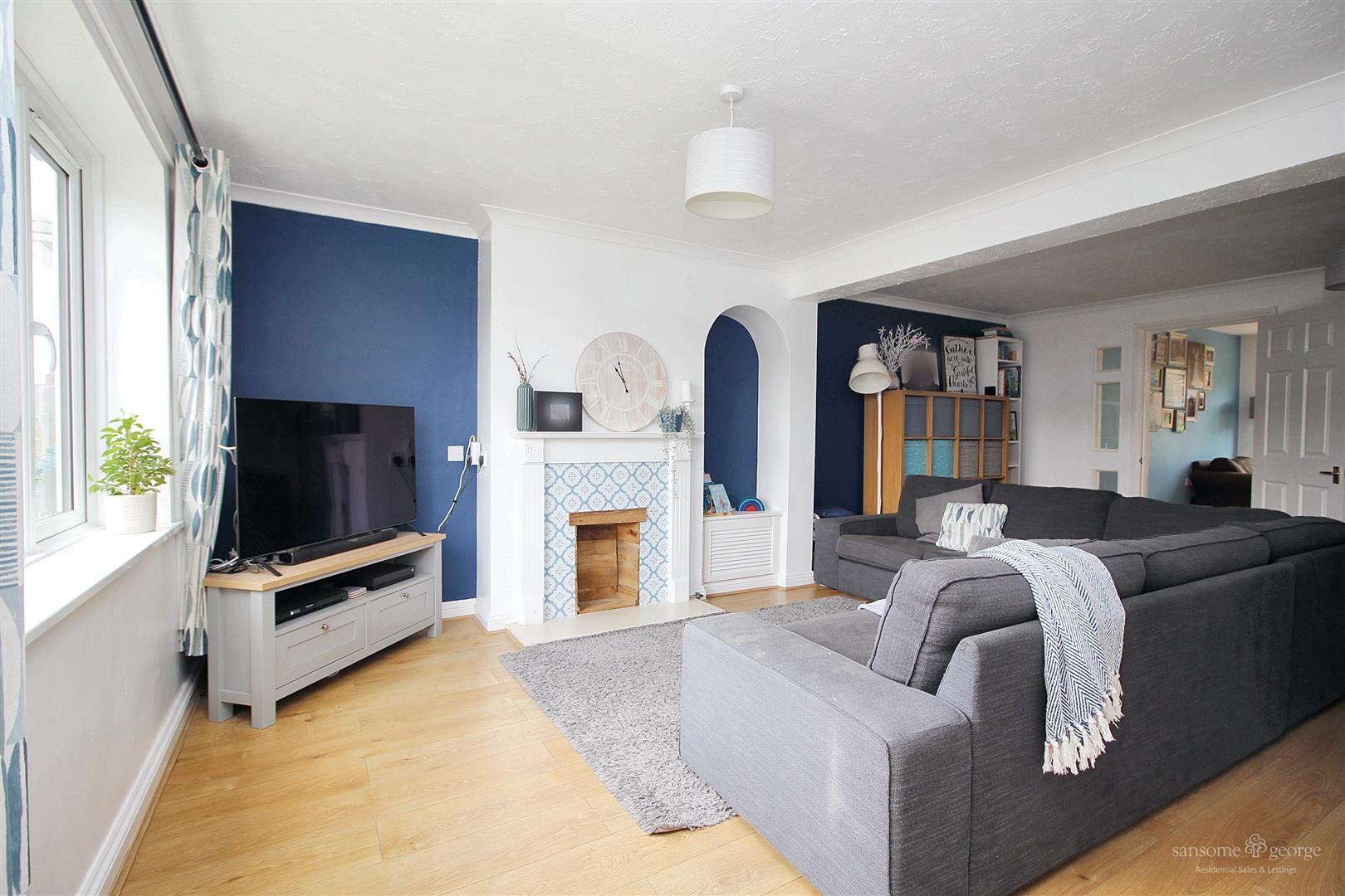 4 bed property in Ashampstead Road, Reading